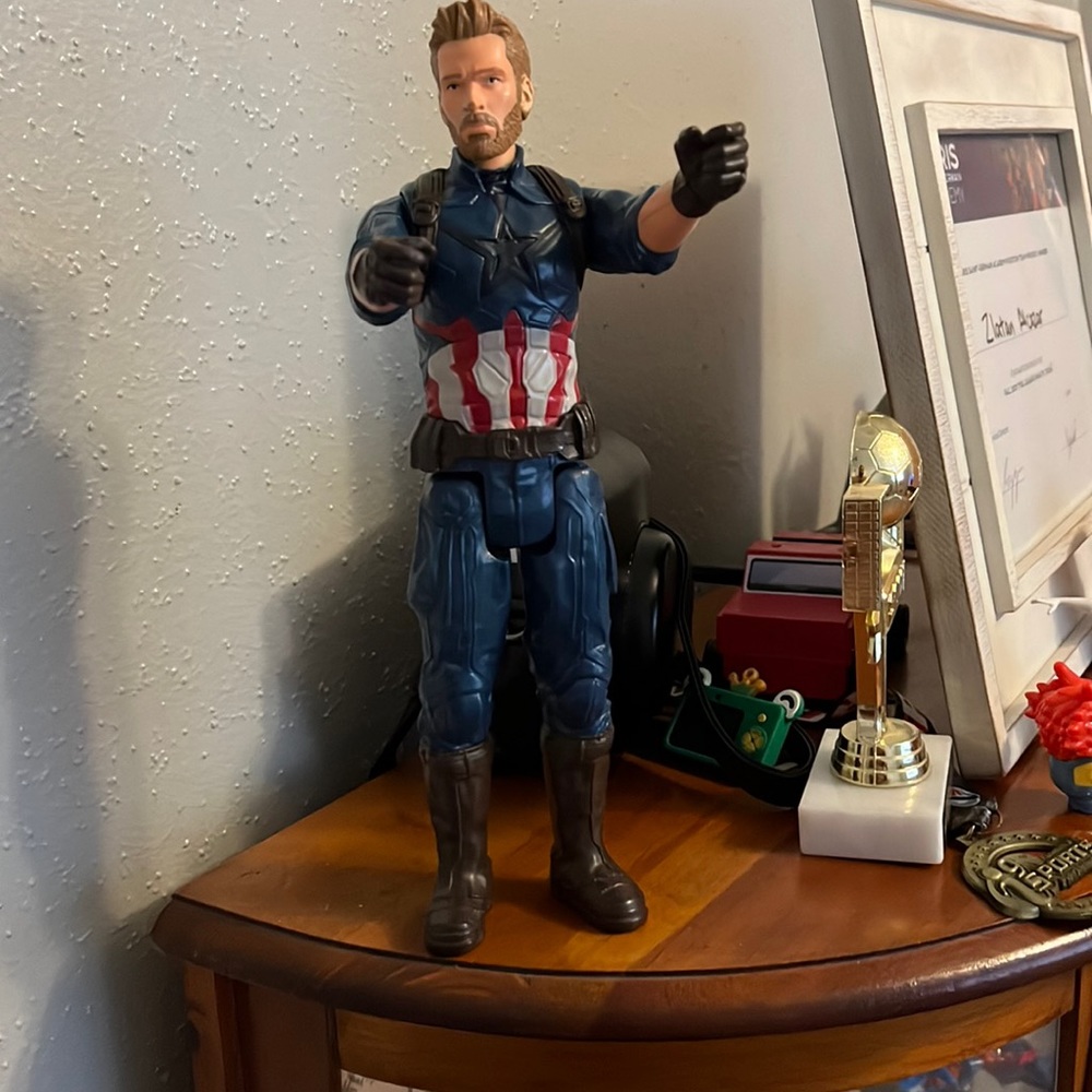 Captain America Titan heroes